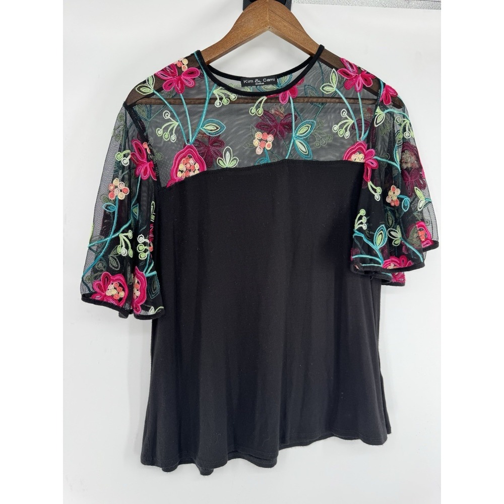 Kim & Cami Embroidered Flowers Mesh Flutter Sleeve top Fairy Grunge Artsy spring